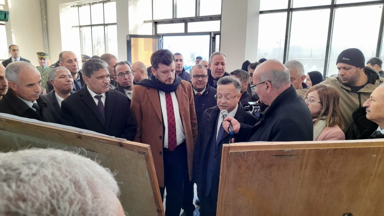 السيد كمال بداري، وزير التعليم العالي والبحث العلمي، في زيارة عمل للمدينة الجامعية بتلمسان