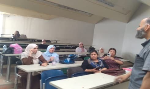 تنظيم يوم دراسي بعنوان: " دور اللغة الإنجليزية في تدعيم مستوى طلبة الليسانس والماستر لفهم تكنولوجيا الإعلام والاتصال في البحث العلمي" 1
