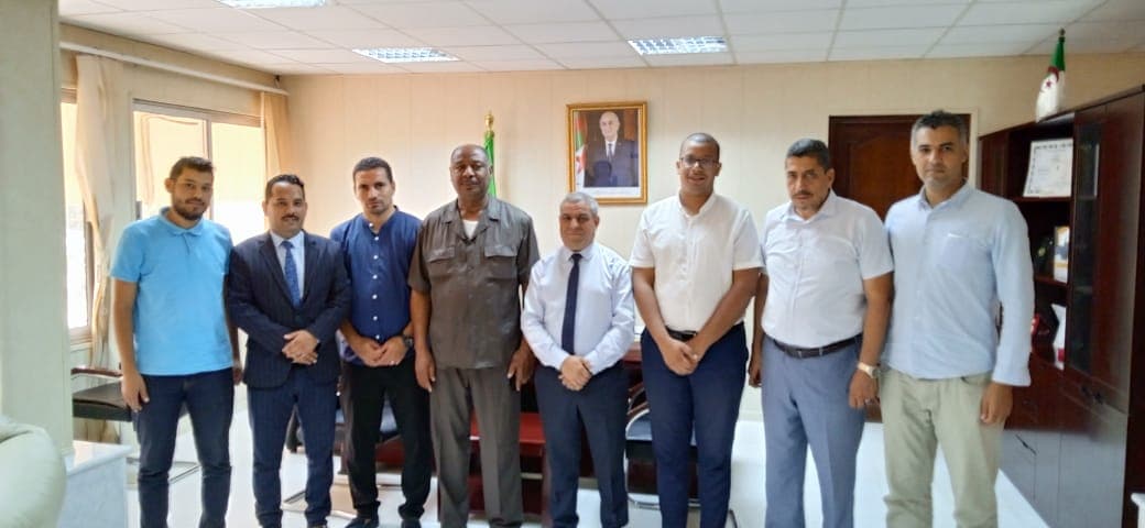 زيارة مجاملة لمدير جامعة التكوين المتواصل من طرف أعضاء الإتحاد الوطني للكفاءات والإطارات