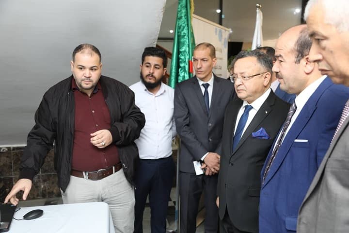 زيارة عمل وتفقد لوزير التعليم العالي والبحث العلمي إلى مركز تطوير التكنولوجيات المتقدمة