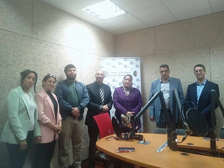 إذاعة جامعة التكوين المتواصل تسجل برامج علمية مع اطارات و باحثين من وزارة الصيد البحري
