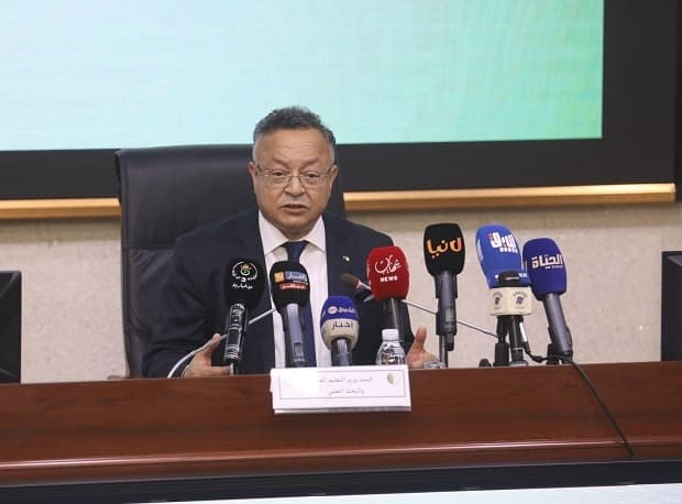 مشاركة مدير الجامعة في أشغال الندوة الوطنية للجامعات