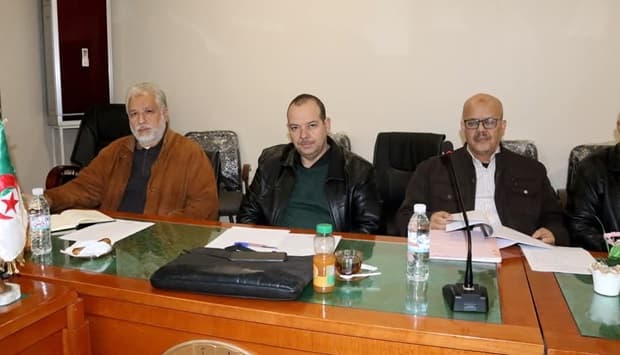 مدير الجامعة يترأس إجتماع مجلس الإدارة للمدرسة العليا للتجارة بالقليعة 2
