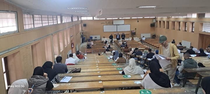 انطلاق امتحانات التوظيف الخارجي والترقية المهنية في مختلف مراكز الجامعة