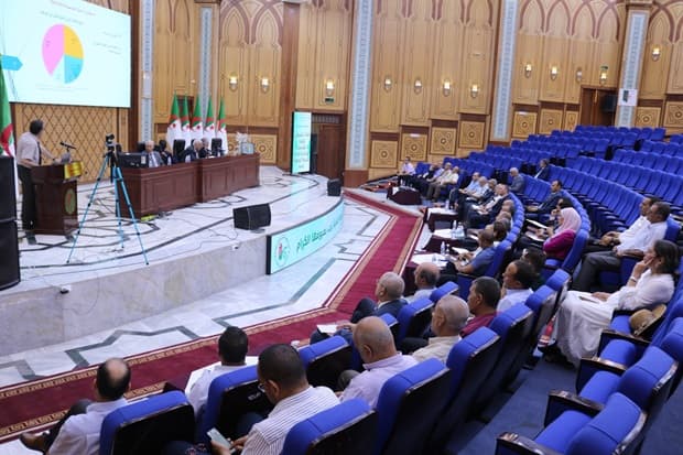 مشاركة مدير الجامعة في أشغال الندوة الجهوية لجامعات الوسط