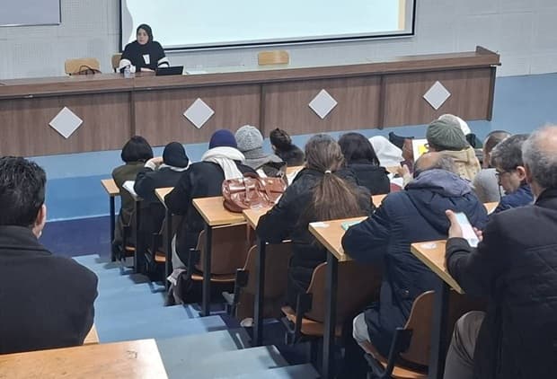 استمرار دورة الانجليزية الموجهة للأساتذة في اسبوعها الحادي عشر