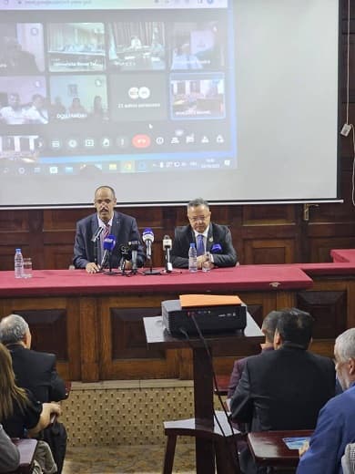 اشراف وزير التعليم العالي والبحث العلمي السيد كمال بداري على إفتتاح أشغال الندوة الجهوية لجامعات الوسط
